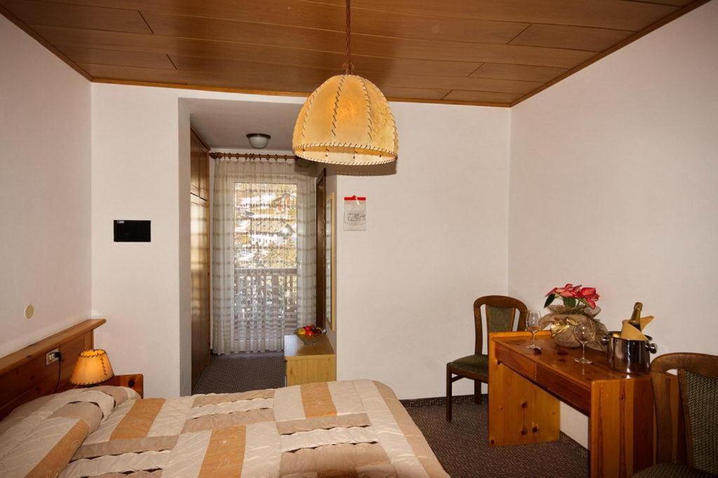 Hotel Vallechiara Moena Værelse billede